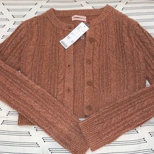 NWT UO Cropped Cable Knit Sweater